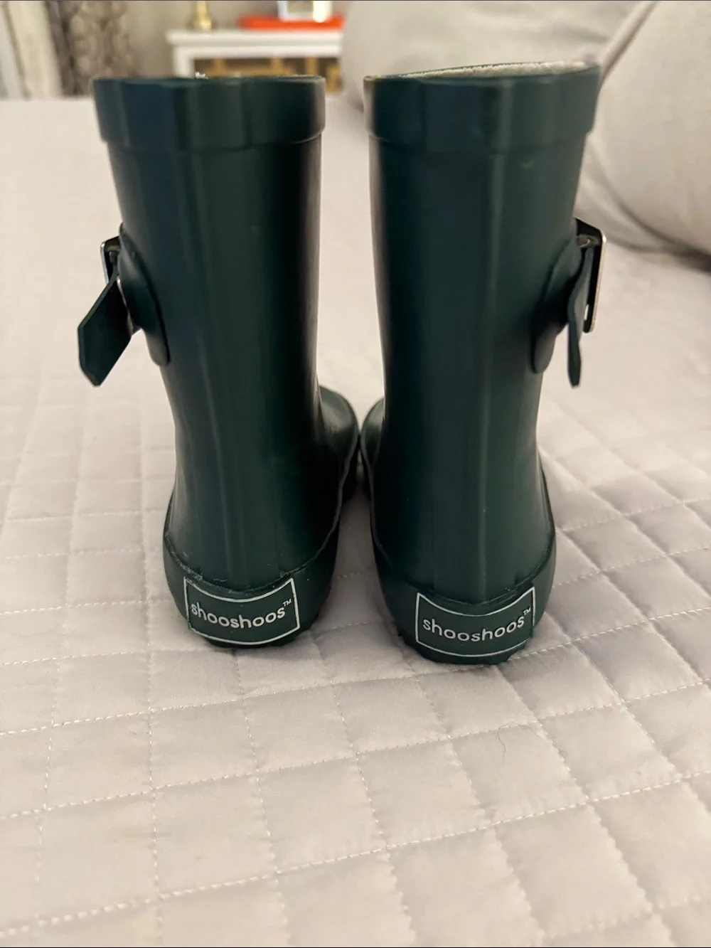 Shooshoos size 4 hunter green rain boots